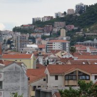 Rent-a- studio apartman od 40 kvadrata u mirnom centru Budve , u blizini 