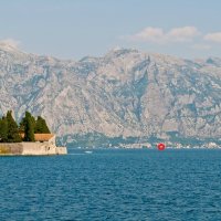 Rent two apartments in a private 3-storey house in Kotor District Kindness 2