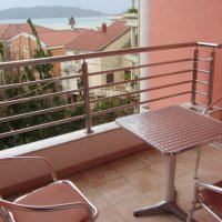 Suite for rent № 202, 130 m from the sea in Rafailovići (30 m2)