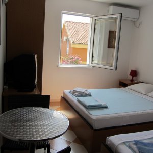 Room № 1 for rent in Rafailovići, 35 m from the beach (18 m2)