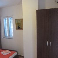 Room № 1, floor: 2, for rent in Rafailovići, 35 m from the beach