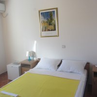 Room № 4, floor 2, for rent in Rafailovići, 35 m from the beach