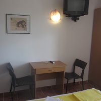 Room № 4, floor 2, for rent in Rafailovići, 35 m from the beach