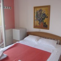 Rent a room broj 2 na 3. spratu u 35 metara od plaže u Rafailovićima