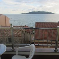 Room № 2 on the third floor for rent in Rafailovići, 35 m from the beach